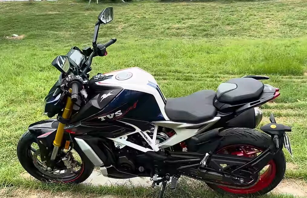 TVS Apache RTR 310 Black