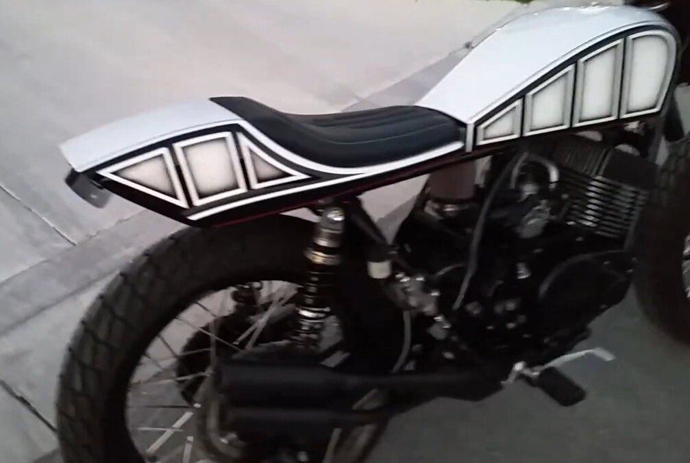  Yamaha RD400-based Tracker