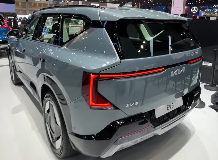 Kia Clavis