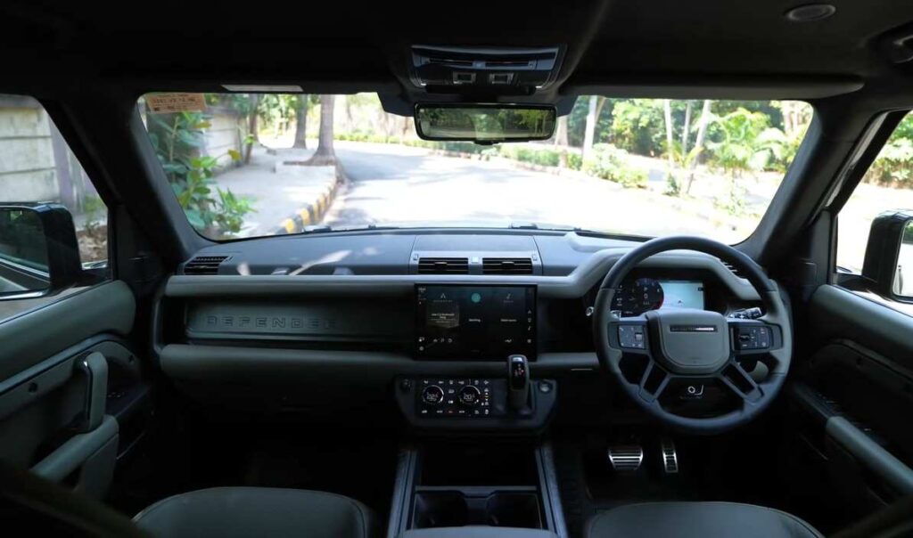 Land Rover Defender 2025
