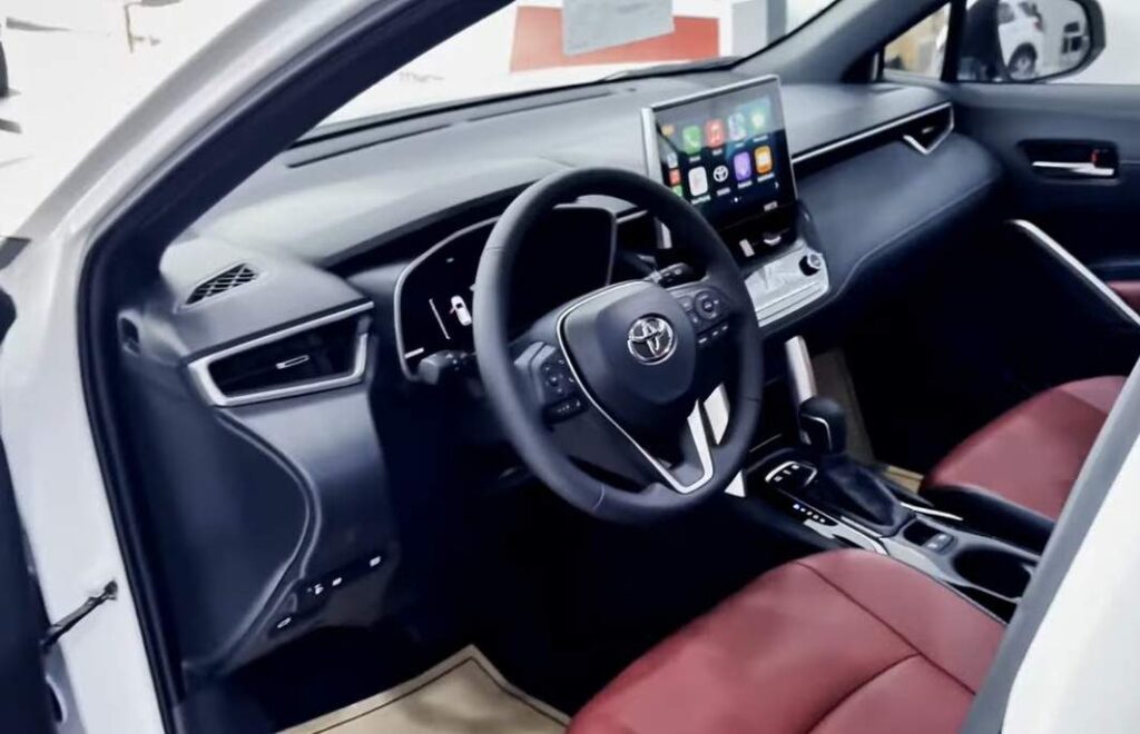  Toyota Corolla Cross EV