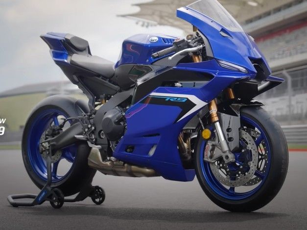 Yamaha R7