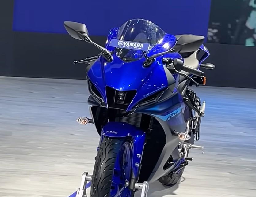 Yamaha R7