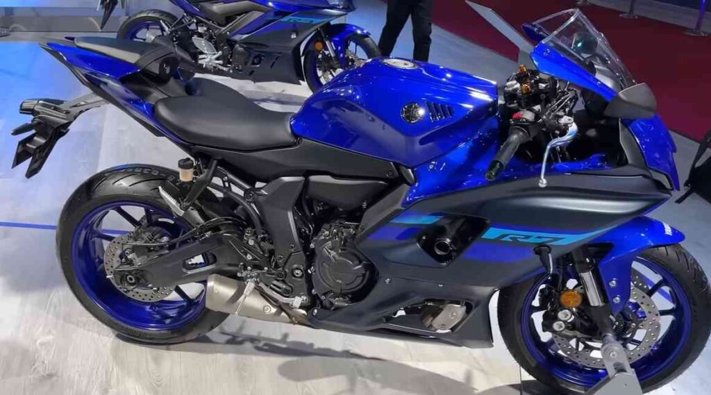 Yamaha R7