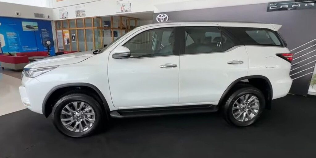 Toyota Fortuner vs Jeep Meridian