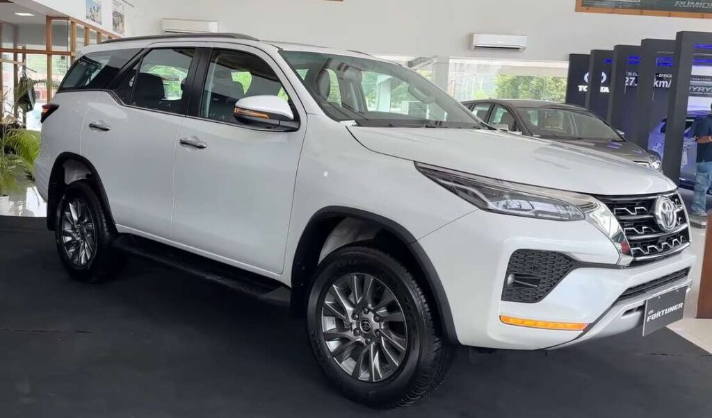 Toyota Fortuner vs Jeep Meridian