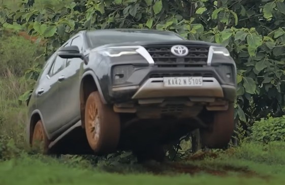 Toyota Fortuner 