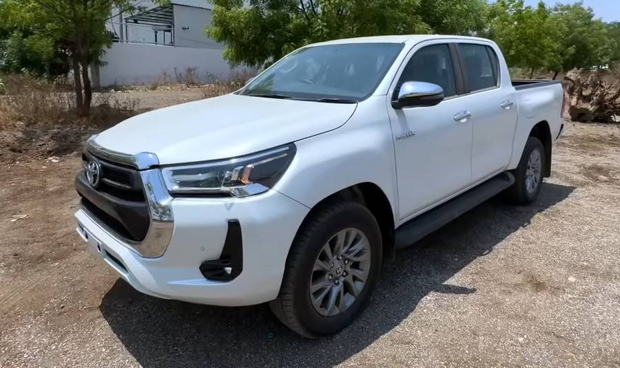 Toyota  Hilux