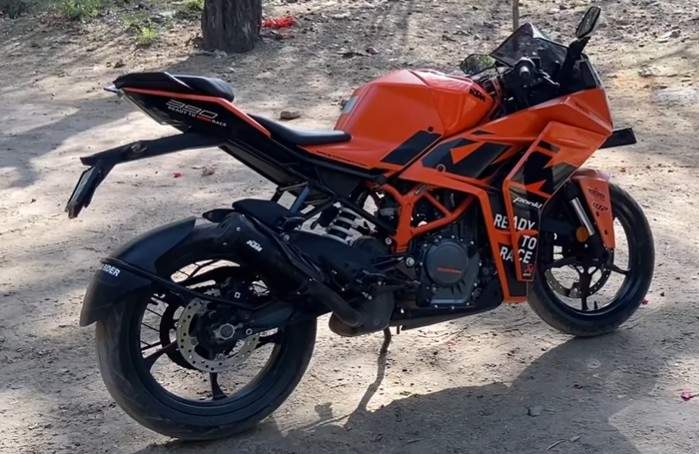 KTM RC 390 supersport bike