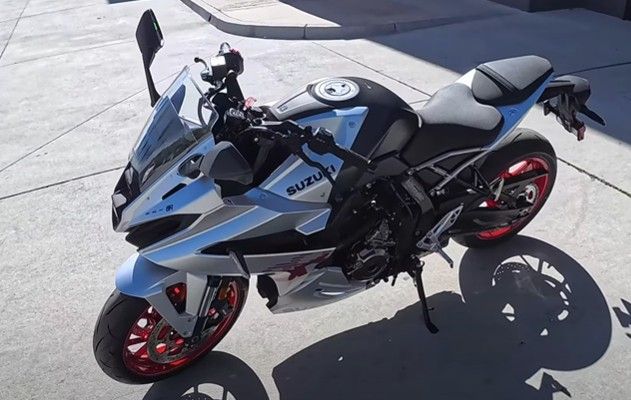 Suzuki GSX-8S 2025