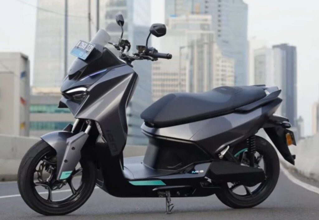 TVS M1-S Maxi-Style Electric Scooter 2025 