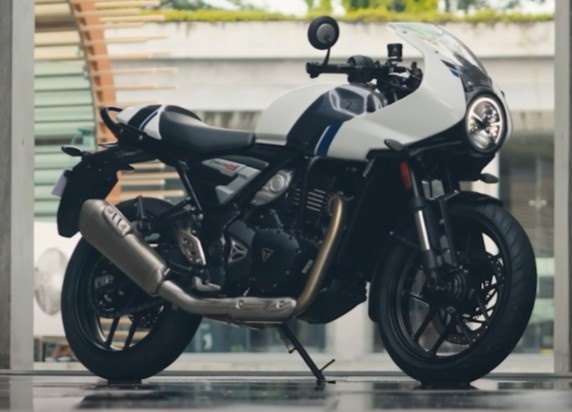  Triumph Thruxton 400