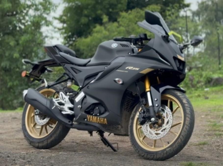 Yamaha R15 V4 2025
